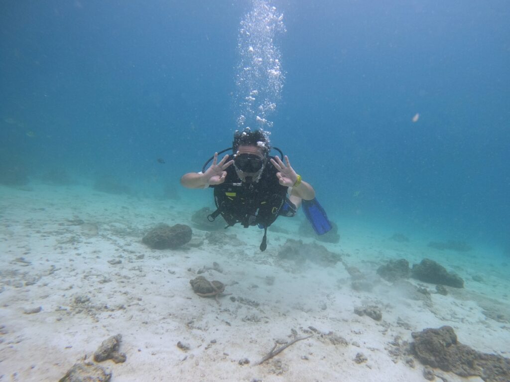 プーケットのラチャ島で体験ダイビング