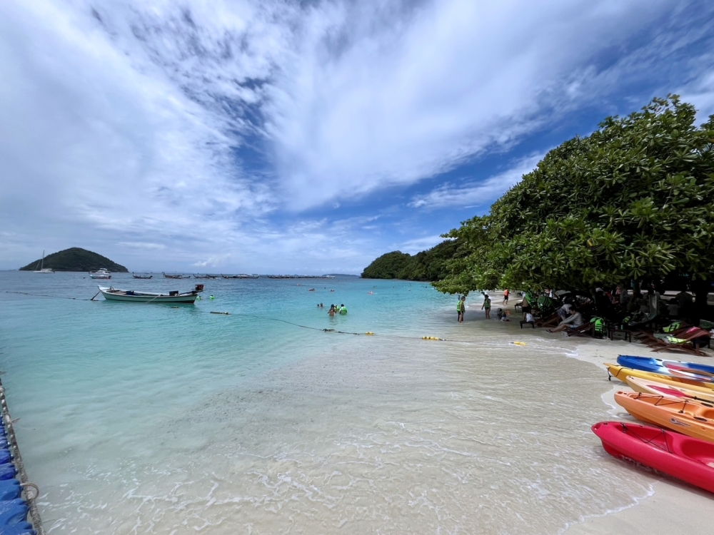 プーケットの海でローグテールボートチャーターして半日体験ダイビング