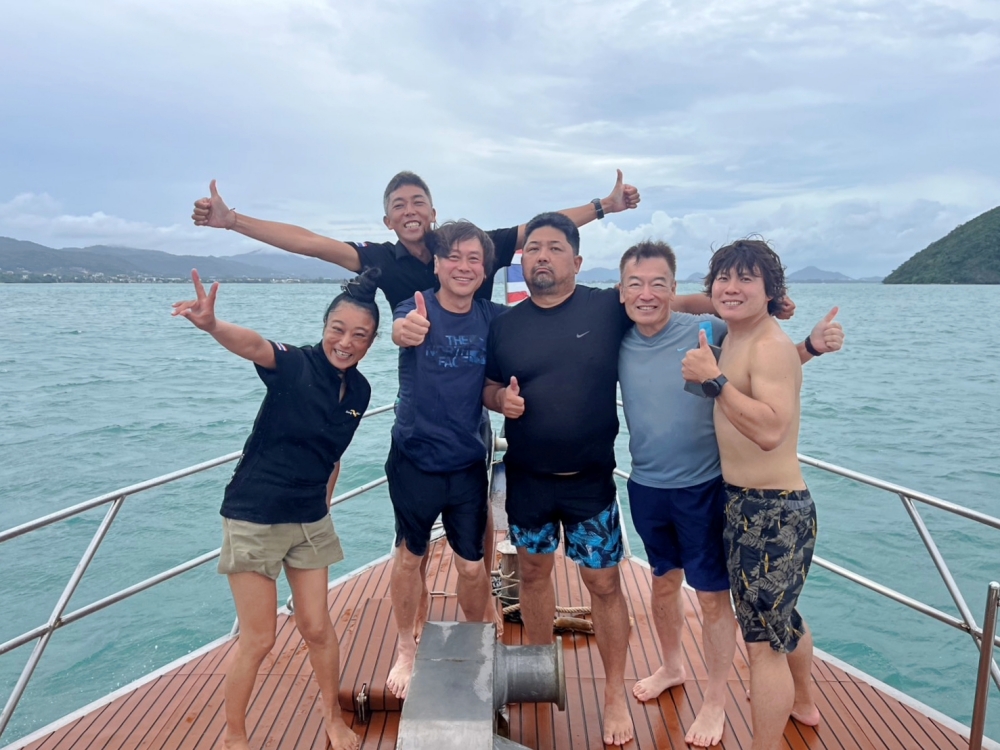 プーケットのラチャヤイ島で体験ダイビングとファンダイビング