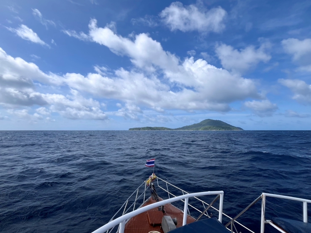 プーケットのラチャ島でファンダイビング