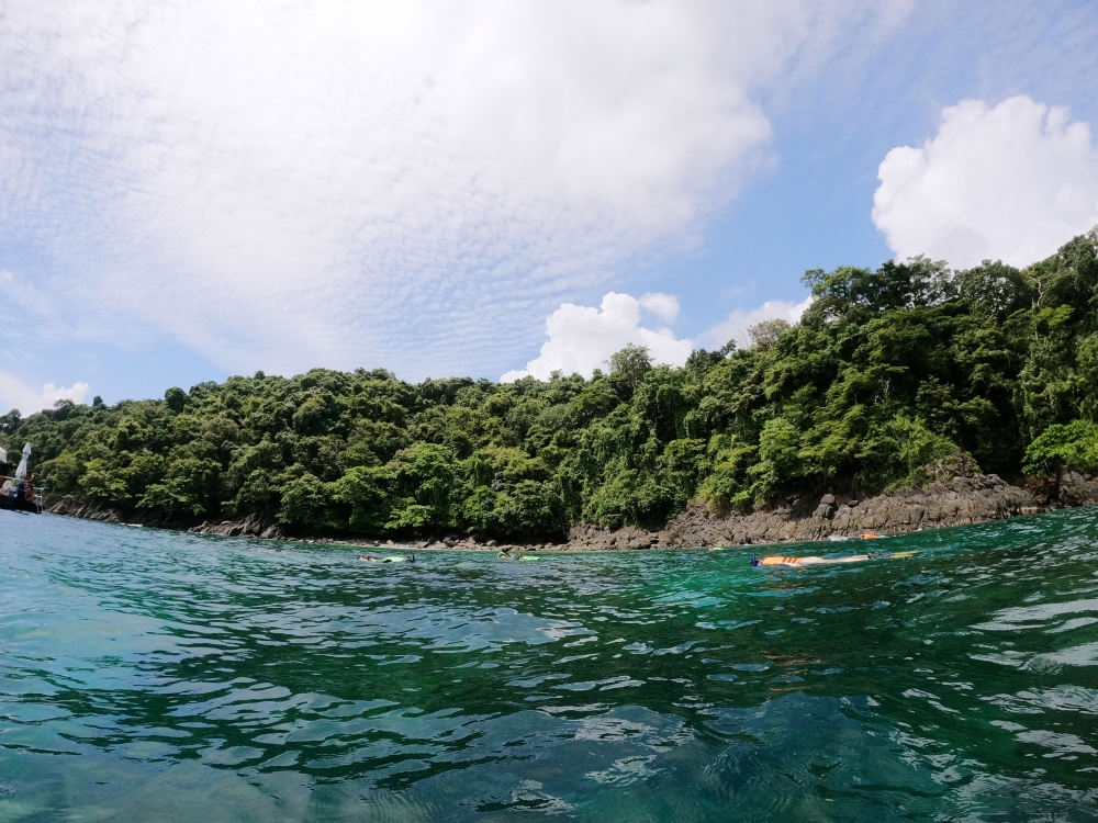プーケットの近場離島バナナビーチでシュノーケリング