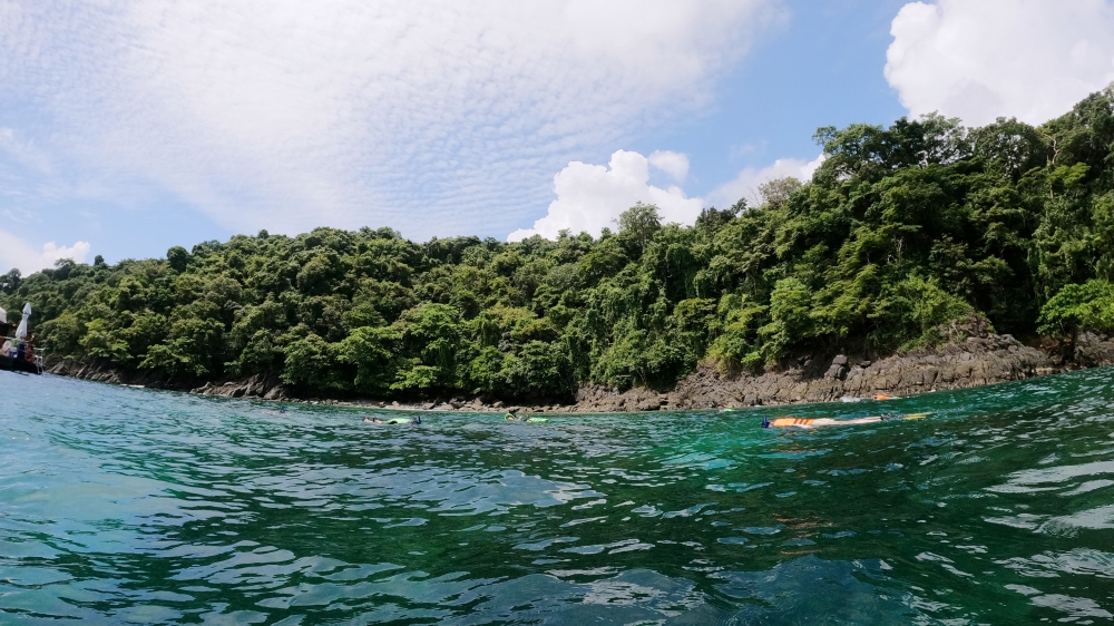 プーケットの近場離島バナナビーチでシュノーケリング