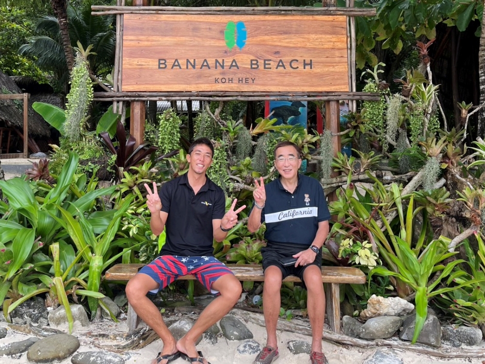 プーケットのバナナビーチでシュノーケリング