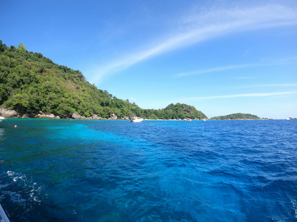 シミラン諸島でスキンダイビング