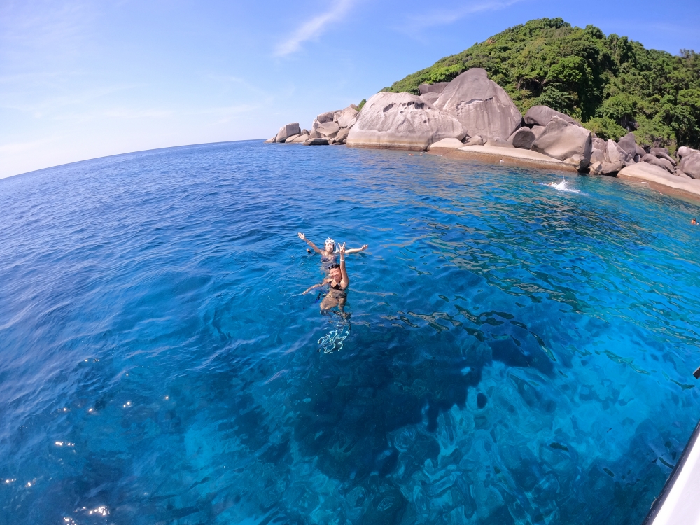 シミラン諸島でスキンダイビング