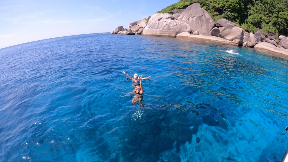 シミラン諸島でスキンダイビング