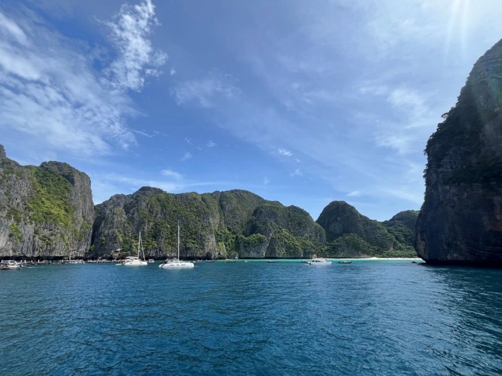 プーケットのピピ島でファンダイビング