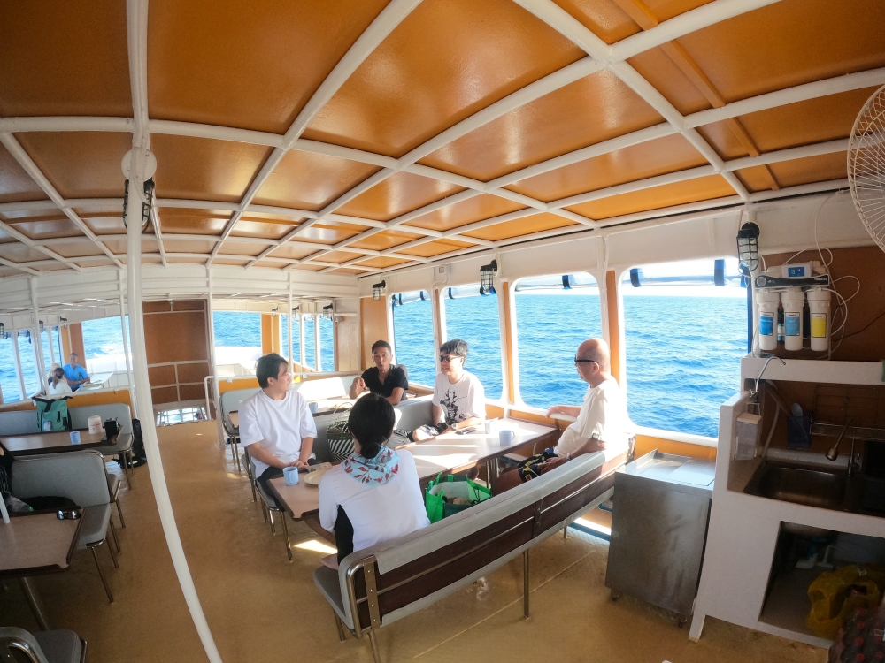 プーケットのラチャ島で体験ダイビング