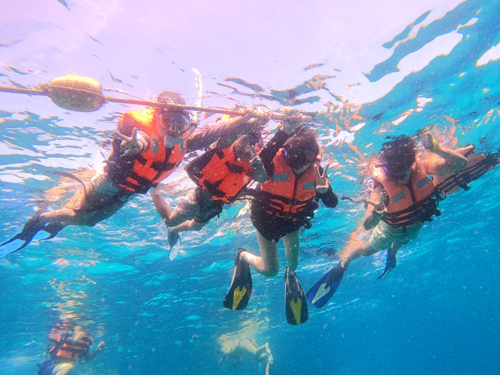 ラチャ+コーラル島　日本人インストラクターの同行シュノーケリングツアー