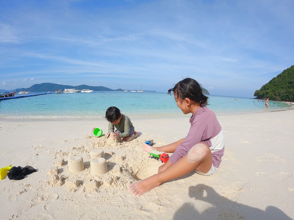 ラチャ+コーラル島　日本人インストラクターの同行シュノーケリングツアー