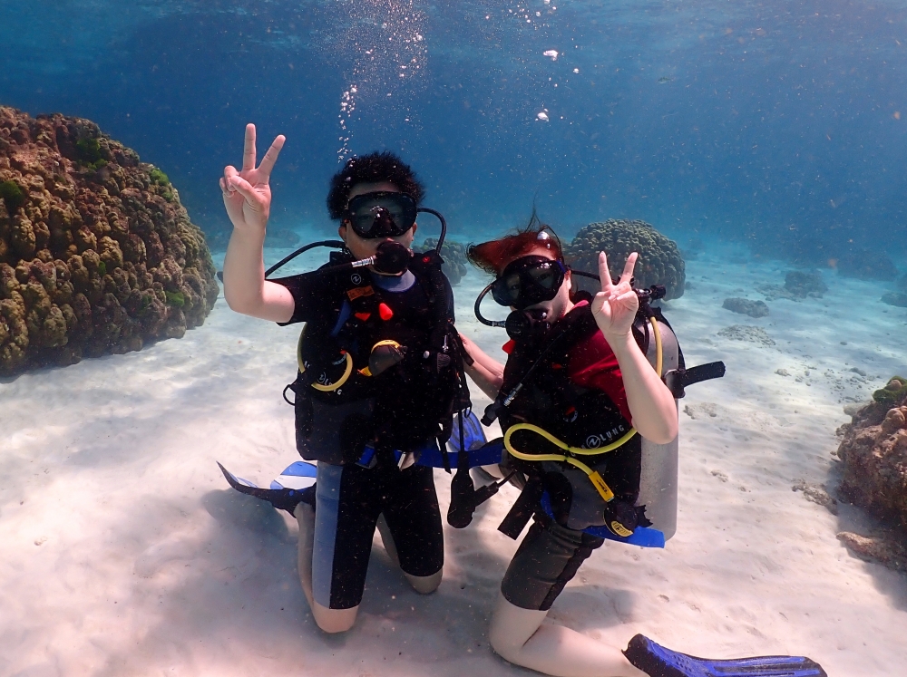 プーケットのラチャ島で体験ダイビング