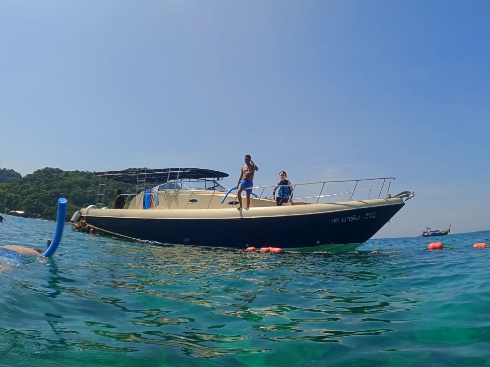 ピピ島チャーターボートツアー