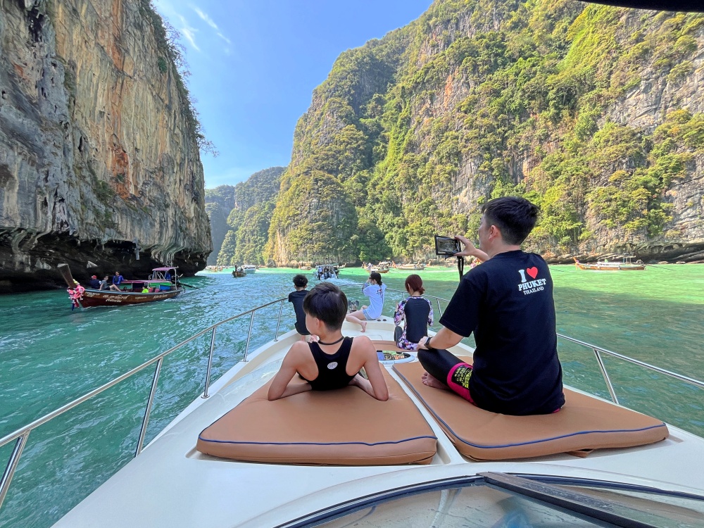 ピピ島チャーターボートツアー