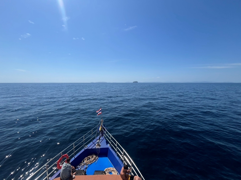 プーケットのマリンパークでダイビング