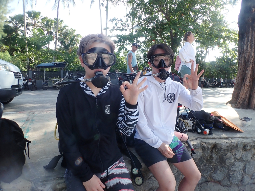 プーケットのカタビーチで半日体験ダイビング