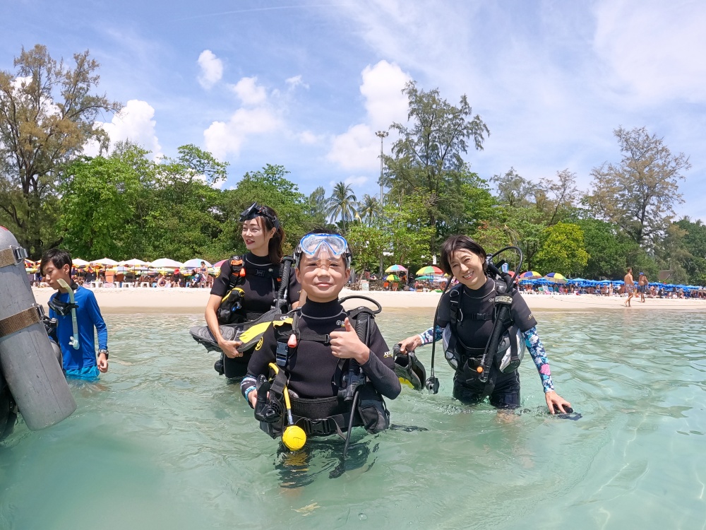 プーケットのカタビーチで半日体験ダイビング