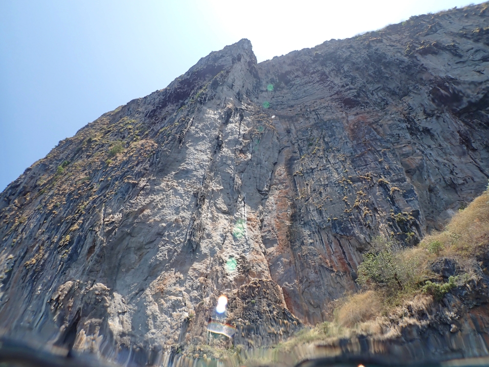 プーケットのピピ島でダイビング