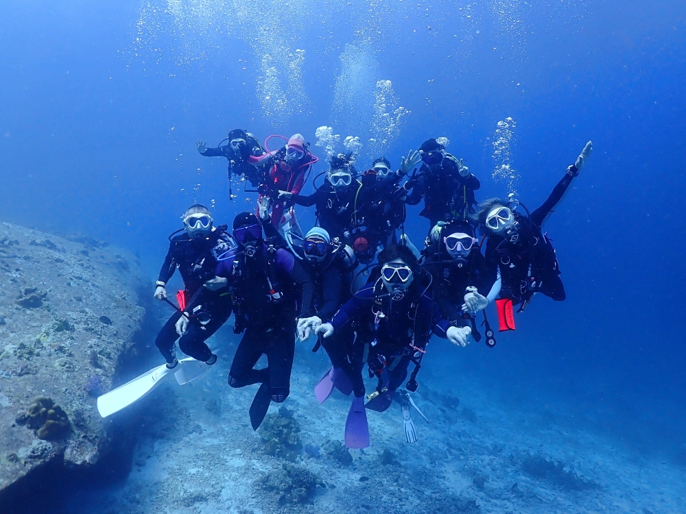 スキューバプロショップ御一行様とシミランクルーズダイビング