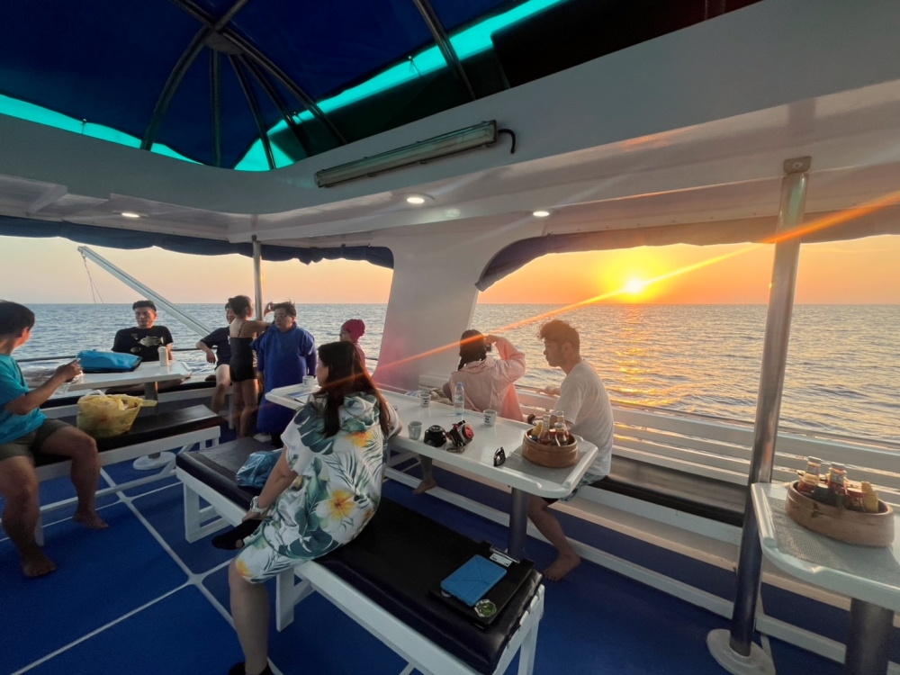 スキューバプロショップ御一行様とシミランクルーズダイビング