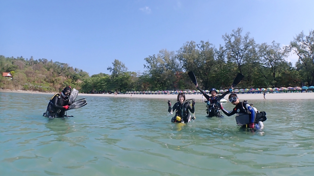 プーケットのカタビーチで半日ダイビング