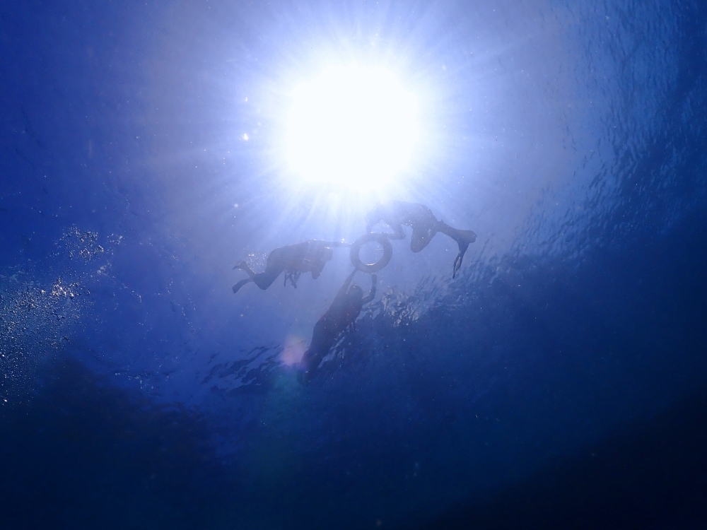 プーケットのラチャ島でダイビング