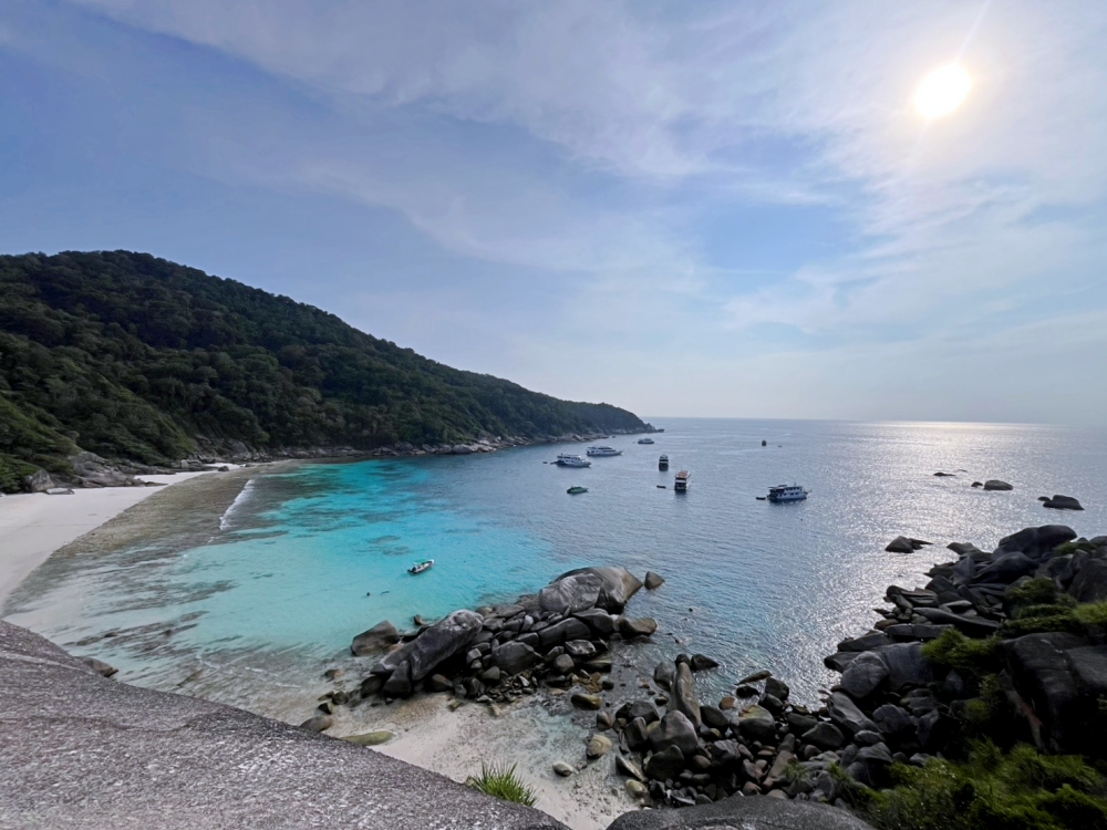 シミランクルーズでダイビング