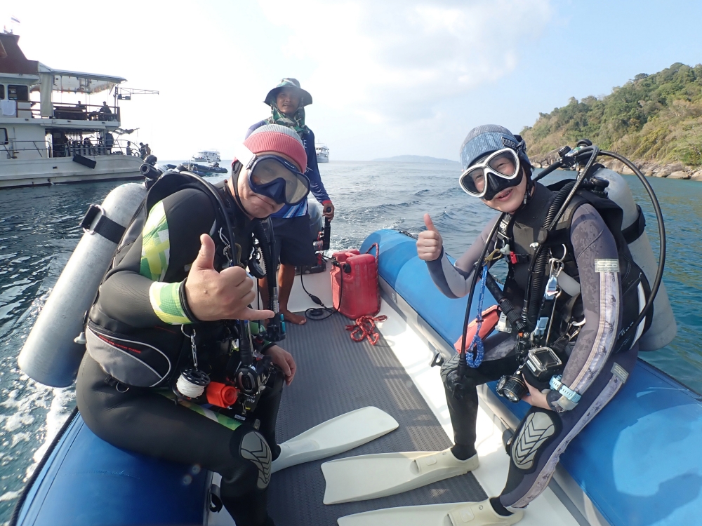 シミランクルーズでダイビング