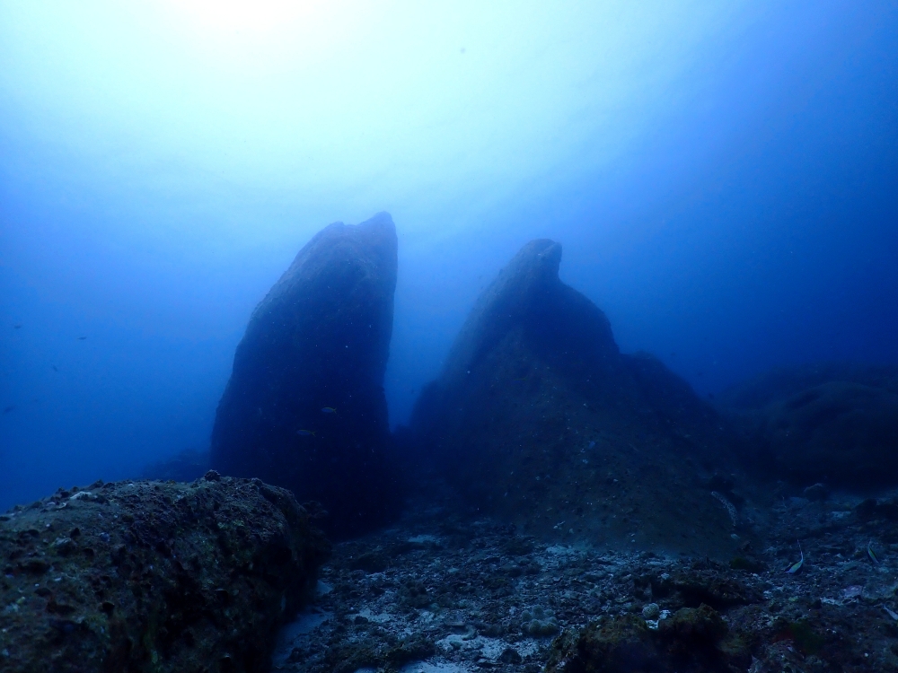 プーケットのラチャ島でダイビング