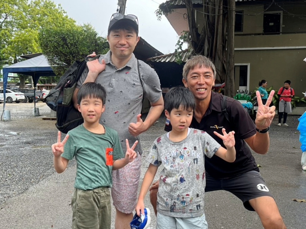 プーケットのバナナビーチでシュノーケリング
