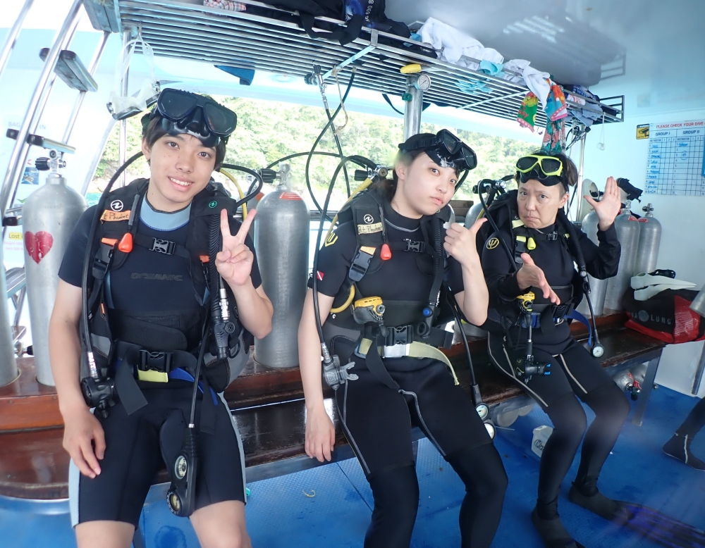 プーケットのラチャ島で体験ダイビング