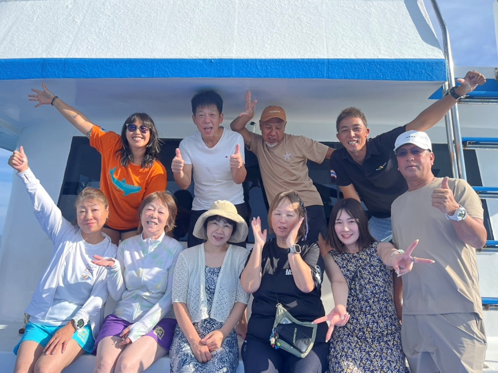 プーケットのラチャ島でダイビング